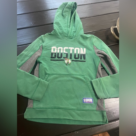 Under Armour Other - Underarmour boys large Celtics hoodie